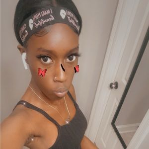 Meet your Posher, Larrysha